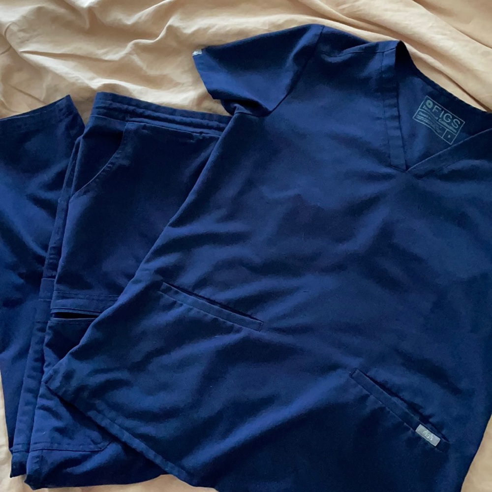 Figs scrubs, minor damage